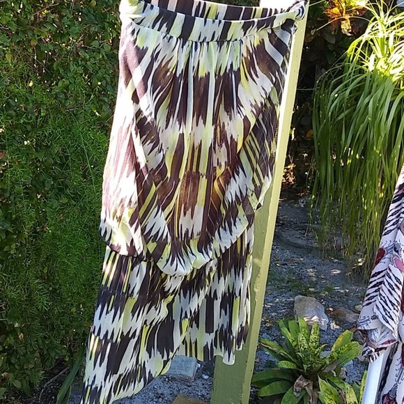 Mora Girls 1 piece skirt/halter jumper - Picture 8 of 13